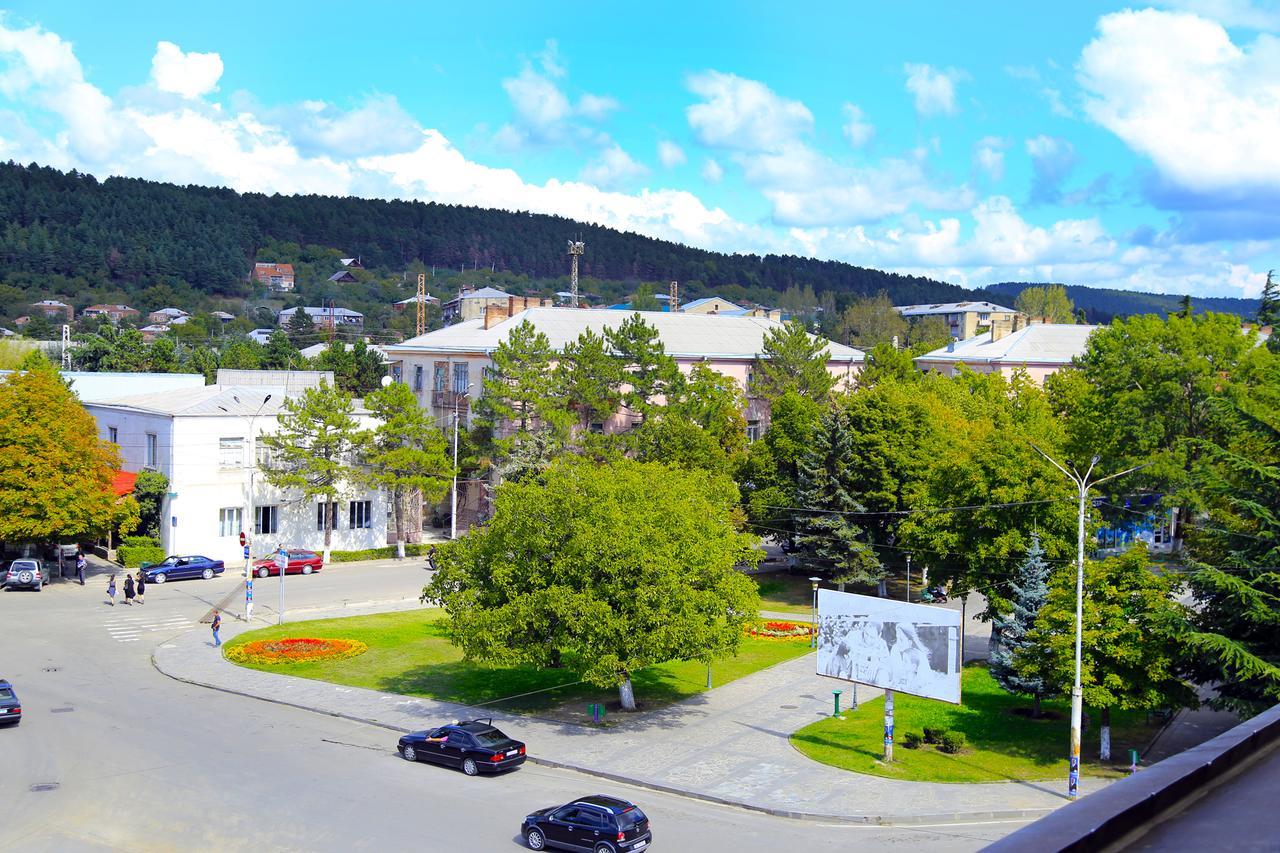 Iveria Hotel Khashuri Exterior photo